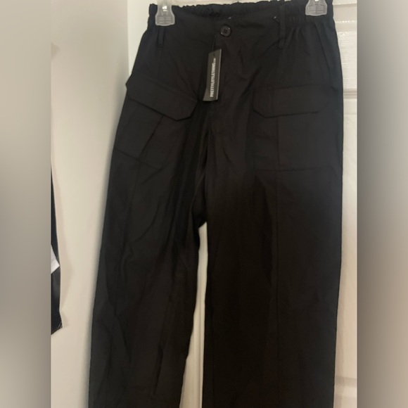 Petite Black Cargo Low Rise Pocket Pants - Picture 7 of 8
